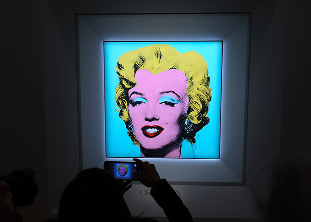 Famosa obra “Marilyn”, de Warhol, é vendida por US$195 milhões em leilão.